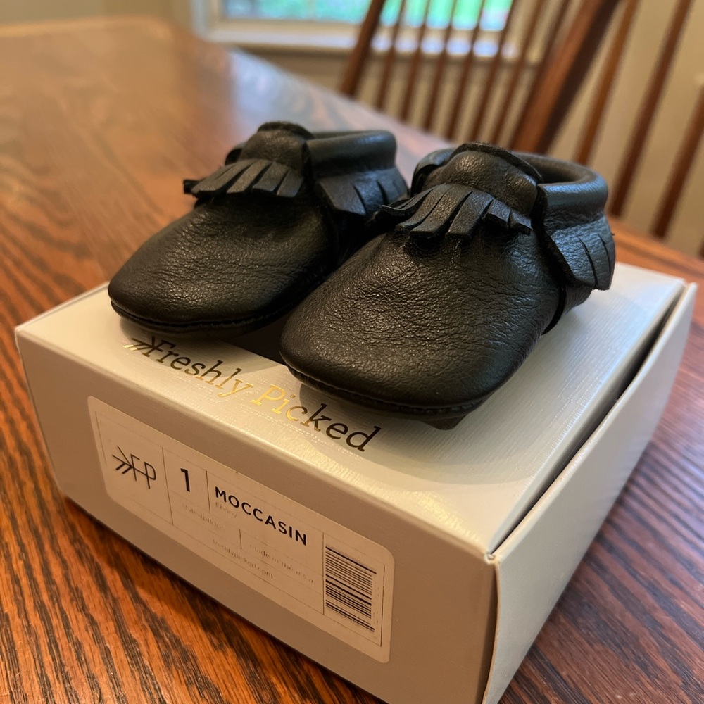 Freshly Picked Moccasin Size 1 Color Ebony
